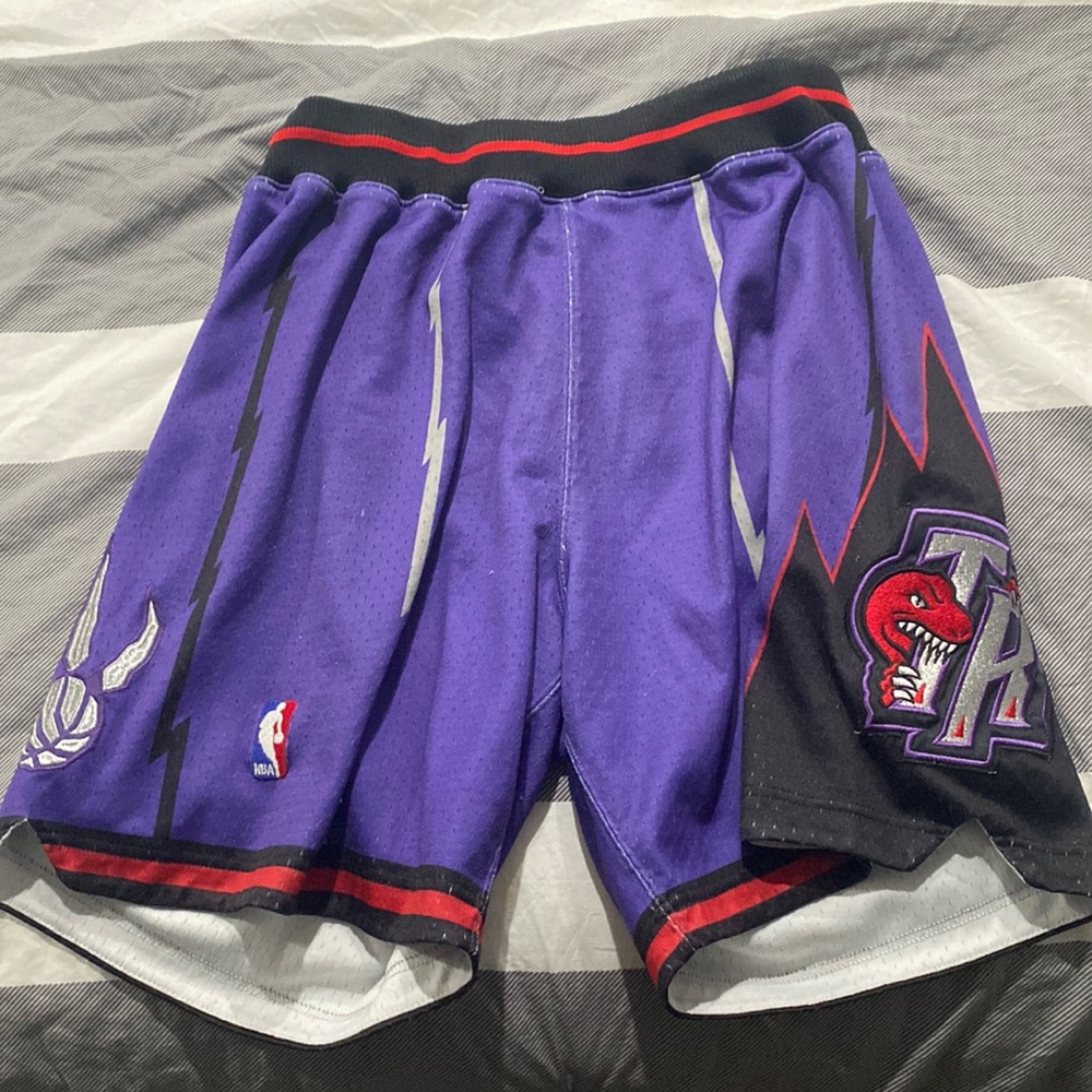 Mitchell And Ness 1998-1999 Toronto Raptors Shorts